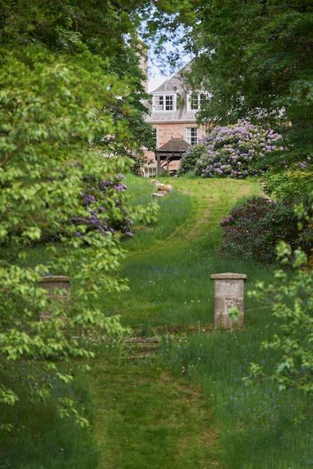 Idyllic 12 Bedroom Country Home 포레스 외부 사진