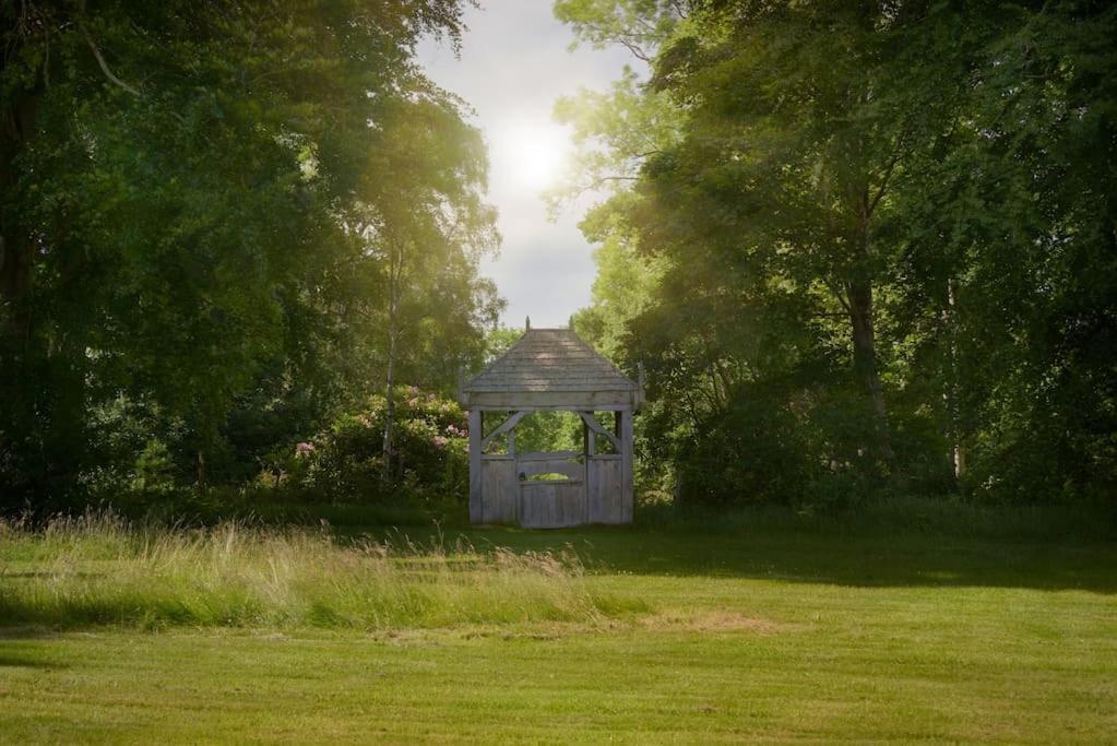 Idyllic 12 Bedroom Country Home 포레스 외부 사진